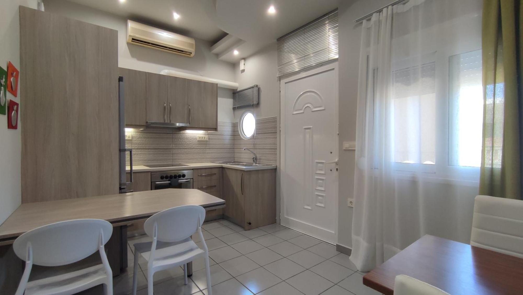 Dennis Stylish Apartment Като Дарацо Екстериор снимка
